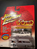 Johnny Lightning Classic Gold – 1965 Chevy Chevelle Wagon – 1:64